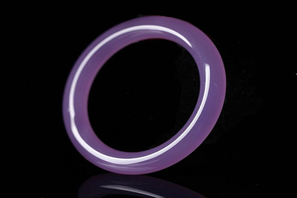 标准光源箱在紫色翡翠颜色分类中的应用