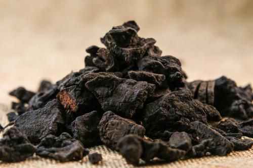 牡丹皮炒炭颜色