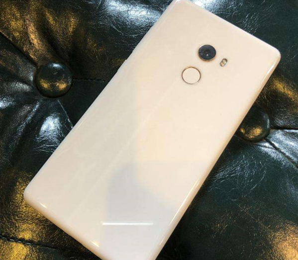 皓月白小米手机