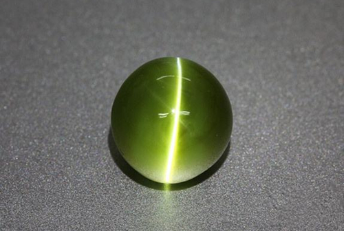 软玉猫眼的颜色